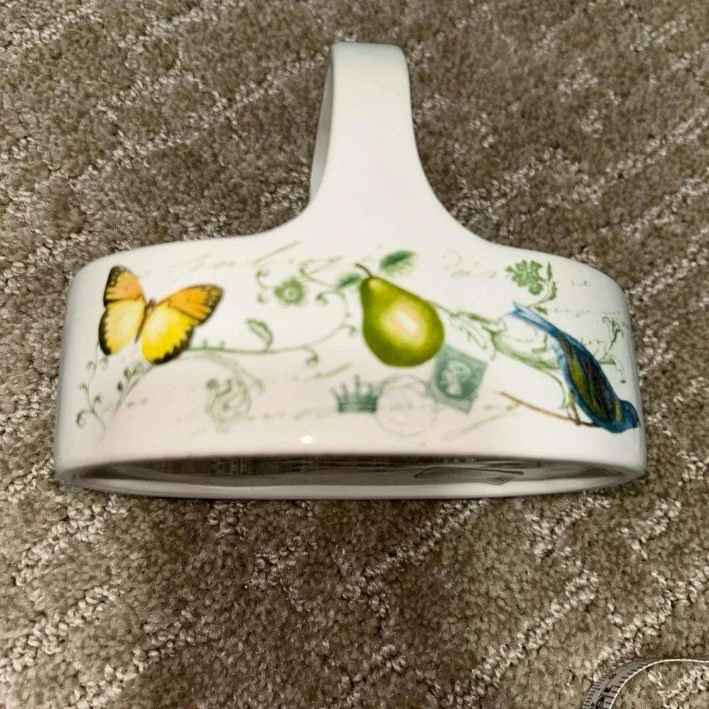 Mikasa Antique Countryside Pear Shaped Salt and Pepper Shakers with Basket